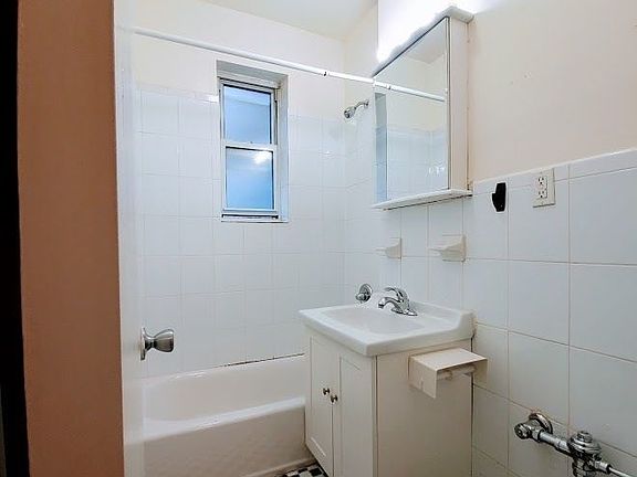 5th image of 31-15 21st Ave #2H1