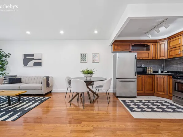 27-16 41st Avenue image 5 of 13