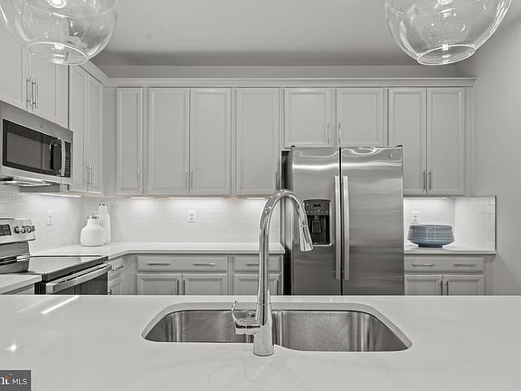 2nd image of 4626 Olivine Dr