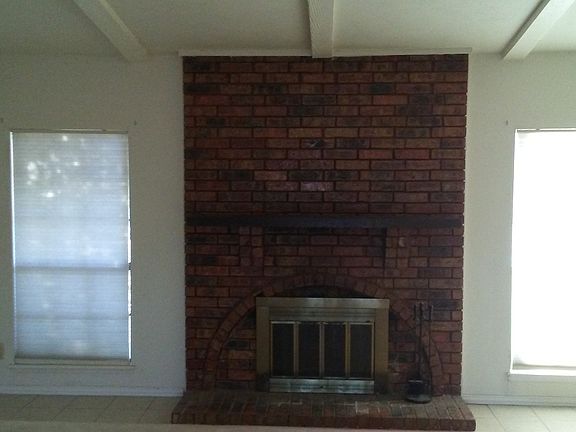 3rd image of 2100 Travis Dr