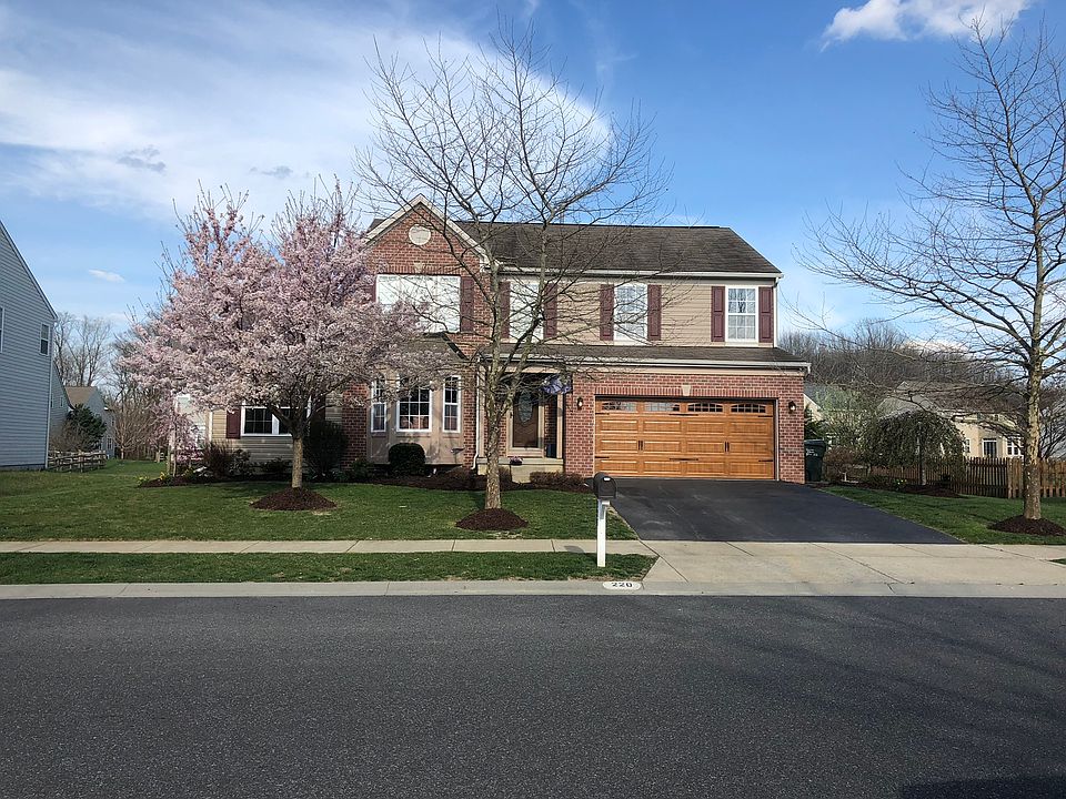 1st image of 220 Karins Blvd