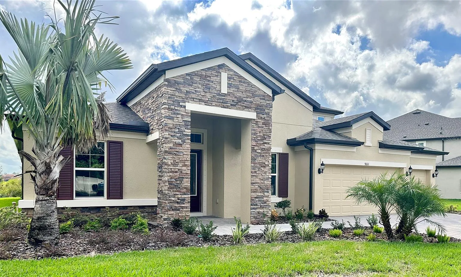 5 bed, 3629 sqft, $4,300 — Photo 2