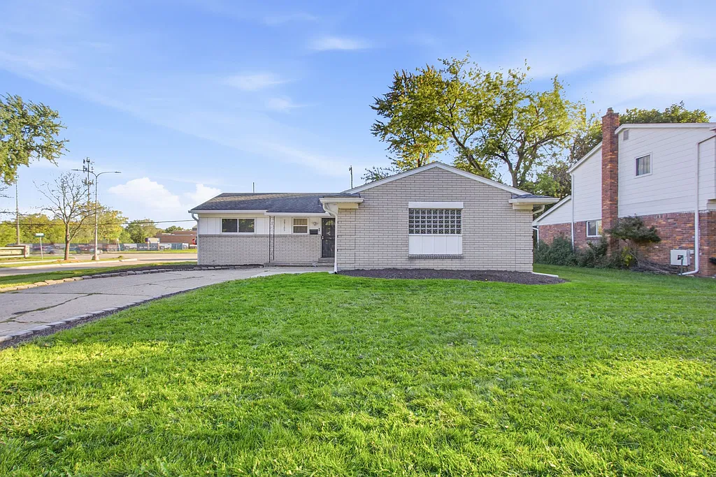 Property main image