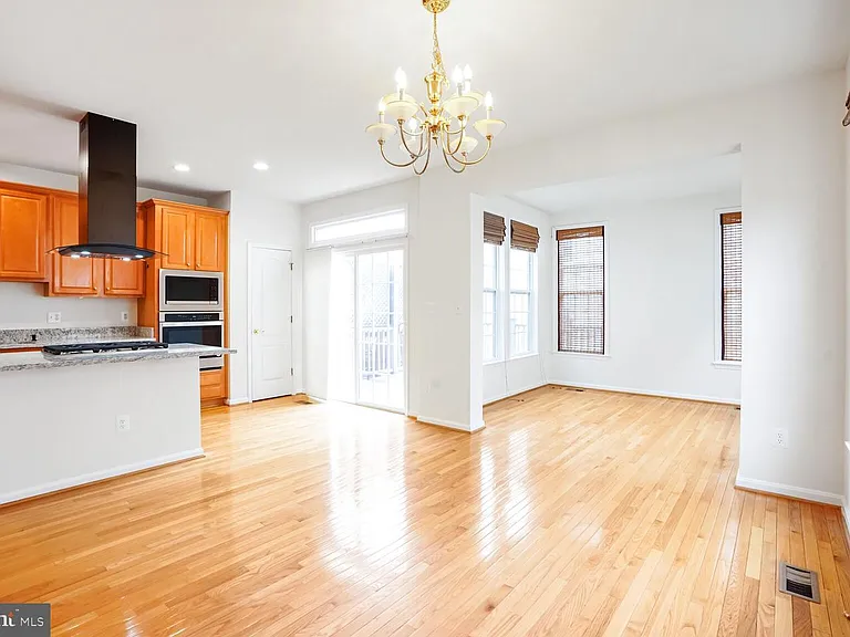 22062 Dilworth Sq — Photo 15