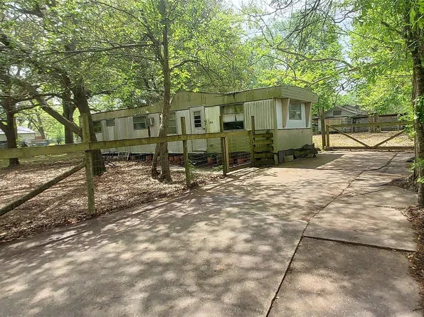 324 E 2nd St, Groveton, TX 75845