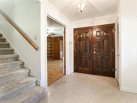 4th image of 2357 Comet St
