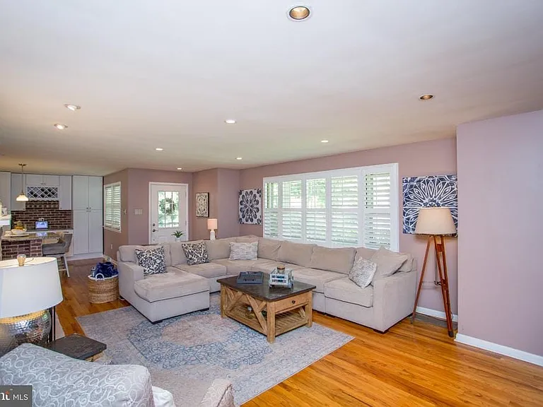 67 Townview Dr — Photo 6