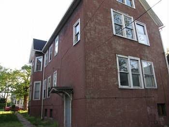 4th image of 13915 Lincoln Ave