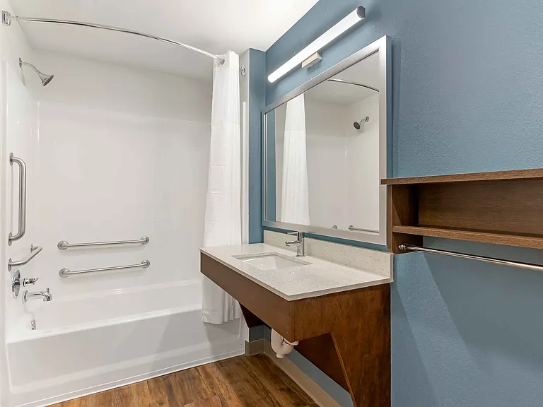 Studio Suite - 1 Queen Bed