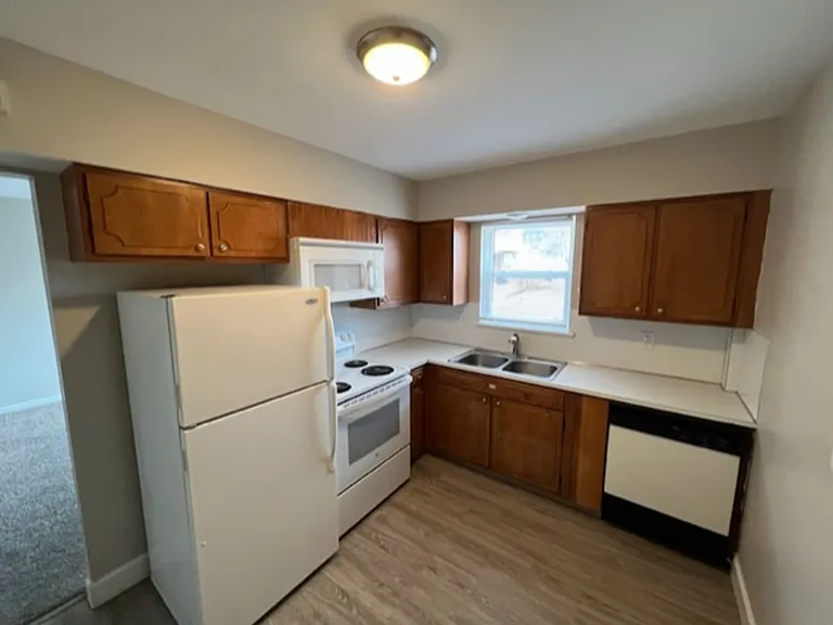 Midtown Court — Photo 25