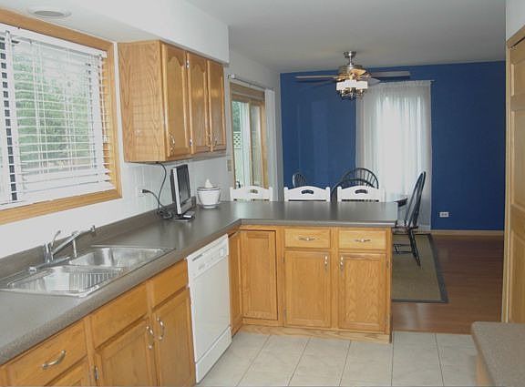 Light and bright kitchen