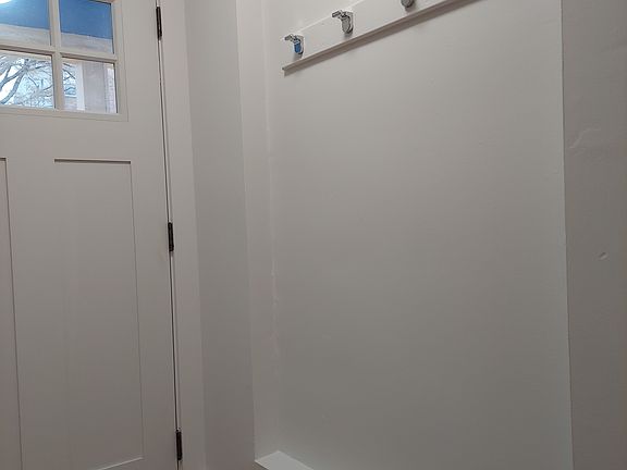 Entry/Vestibule
