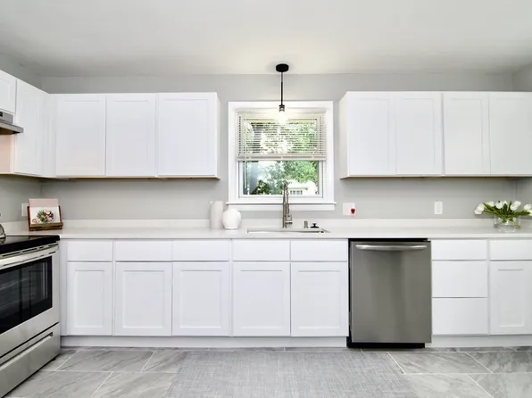 11 Aberdeen Rd, Springfield, MA 01109