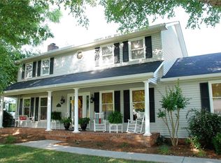 636 Nottinghill Dr, Winston Salem, NC 27107