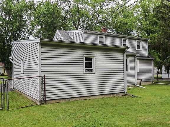 3rd image of 546 Glenview Ct