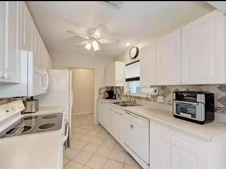 210 Lake Shore Dr — Photo 10