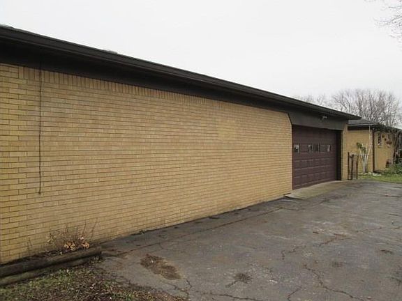 2nd image of 5735 Bertha St