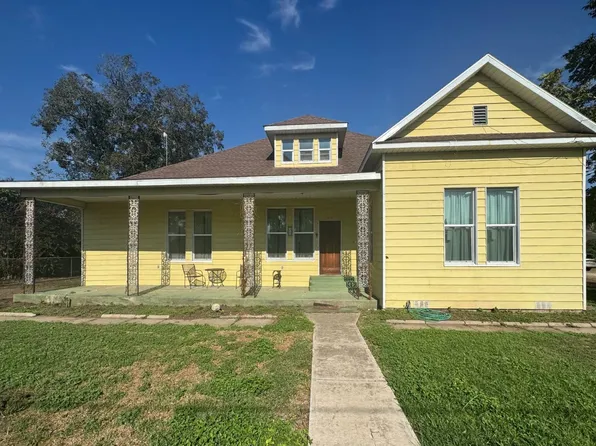 310 E 6th, Nordheim, TX 78141