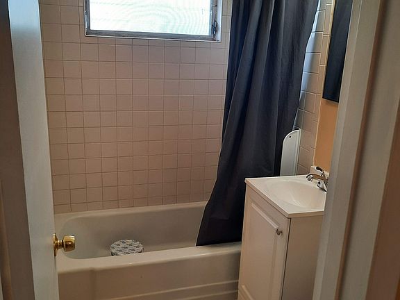 2nd image of 3108 Crestwood Dr
