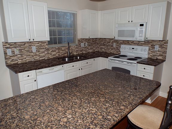 4th image of 2132 Wagontrail Dr