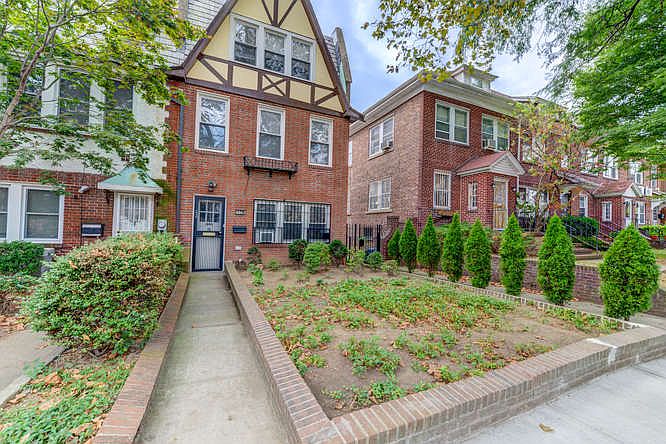 1st image of 6842 Dartmouth St #1