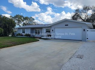 2106 Overbrook Ave N, Belleair Bluffs, FL 33770