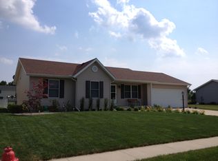 601 Navajo Dr, Nappanee, IN 46550