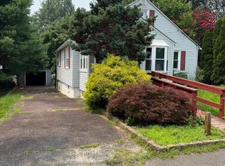 304 Pine St, Turnersville, NJ 08012