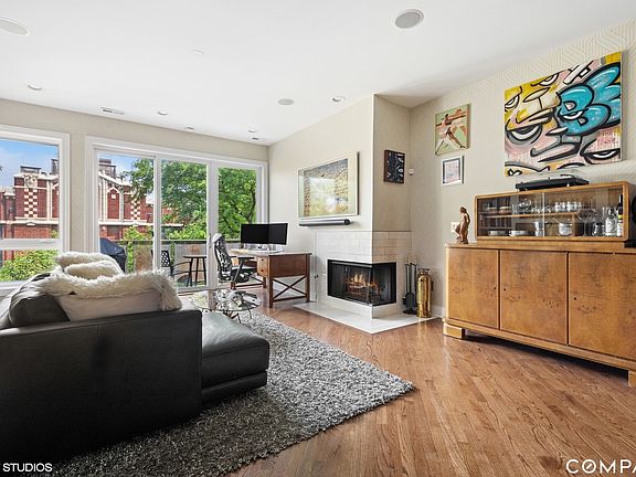 2nd image of 2247 W Wabansia Ave APT 403