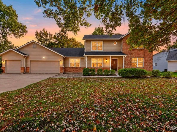 465 Fox Trail Dr, Lake Saint Louis, MO 63367