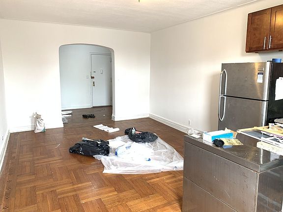 5th image of 55 Linden Blvd APT 5D