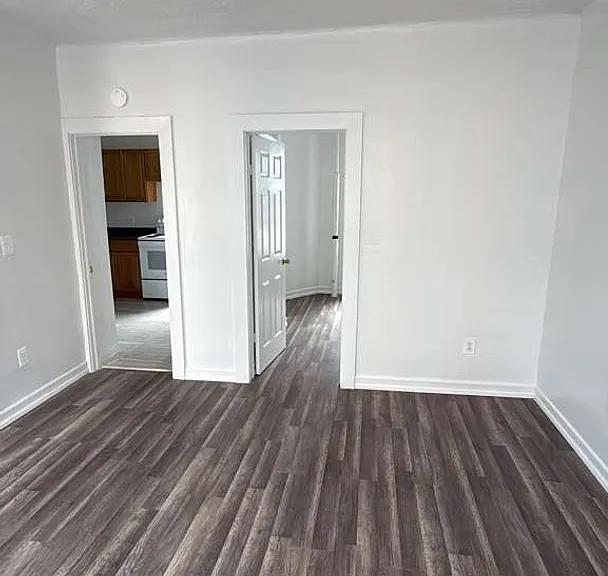 2654 Marion Ave — Photo 10