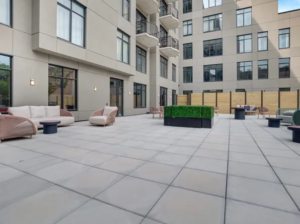 875 4th Avenue image 15 of 18