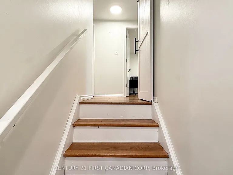 453 Castlegrove Blvd #UPPER — Photo 14