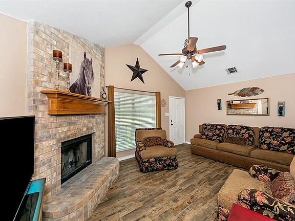 4th image of 128 Private Road 3358