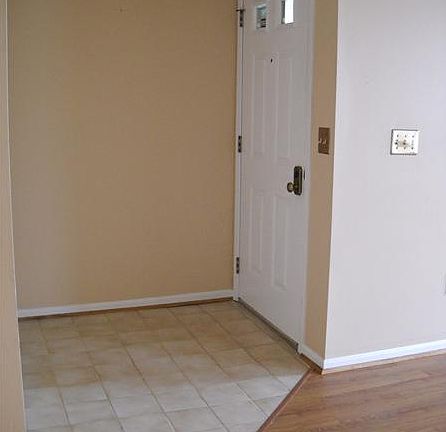 3rd image of 15 Ashford Dr