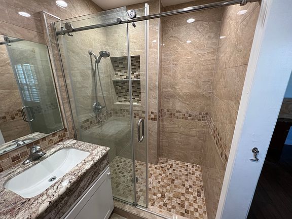 5th image of 6726 Denmead St