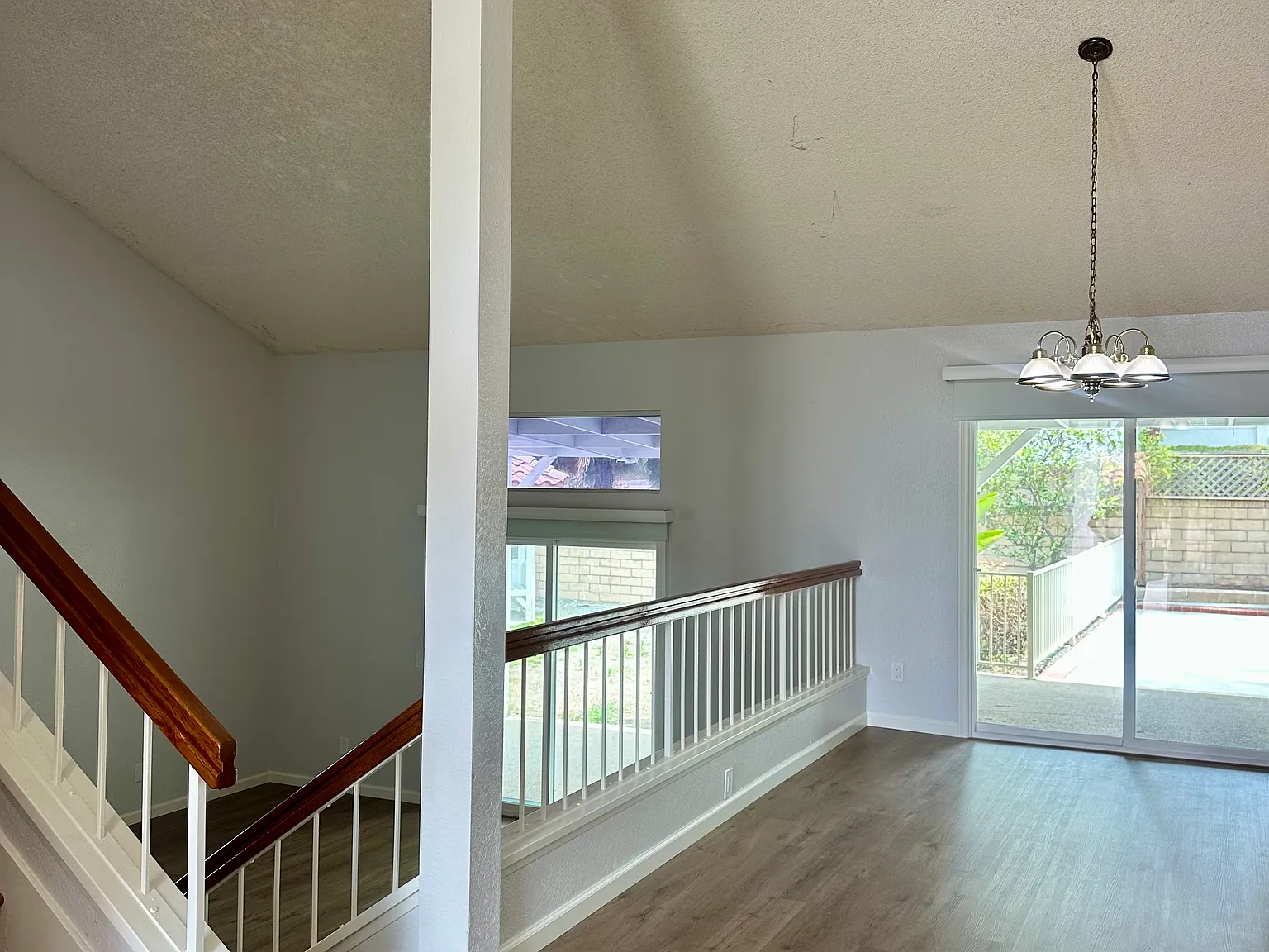4 bed, 2105 sqft, $4,800 — Photo 3