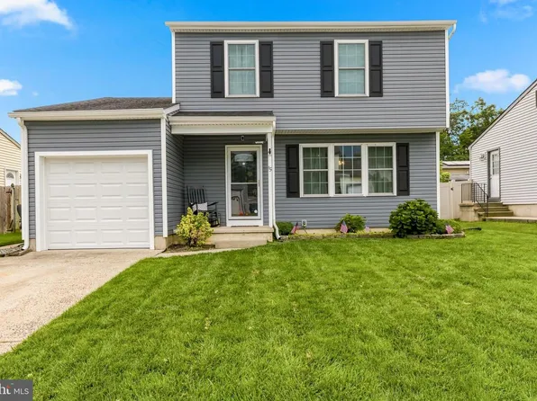 15 Juniper Ave, Somerdale, NJ 08083