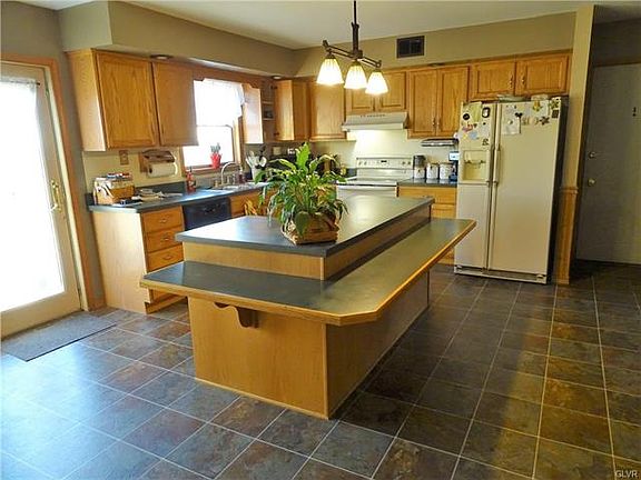 4th image of 3693 Pecan Dr