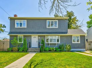 34 Frey Rd, Farmingdale, NY 11735