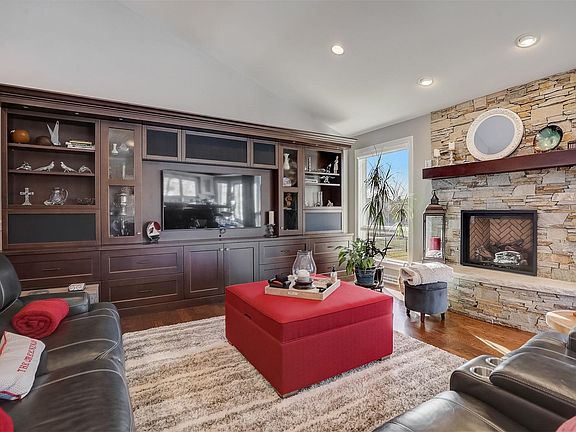 2nd image of 1806 Hidden Hill Dr