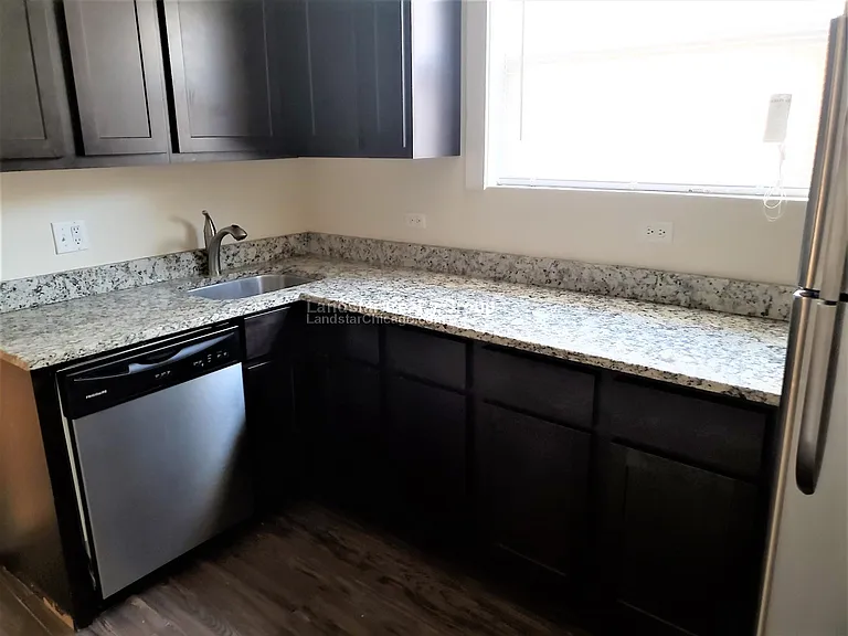 4449 N Hamlin Ave #3 — Photo 2