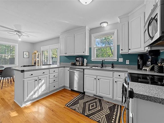 5th image of 2612 Hill N Dale Dr