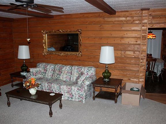 3rd image of 1815 Creekview Dr