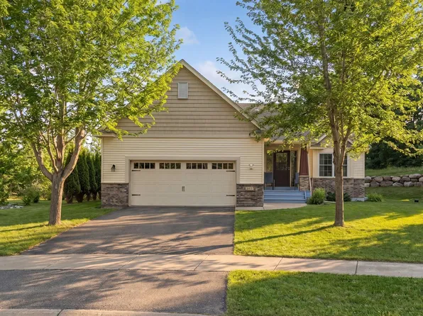 4843 Hamlet Ave N, Oakdale, MN 55128