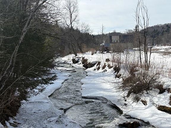 5th image of 1821 Chateauguay Road