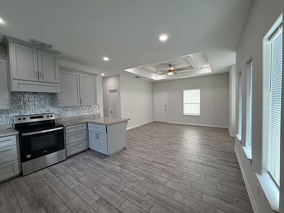 3rd image of 5908 Puffin Ave #1