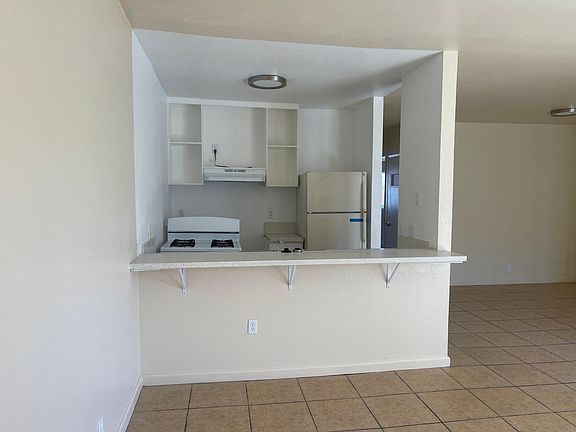 3rd image of 4076 42nd St APT 6