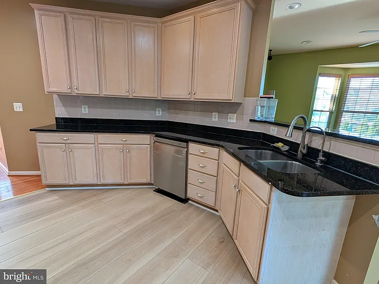 22611 Welborne Manor Sq — Photo 31